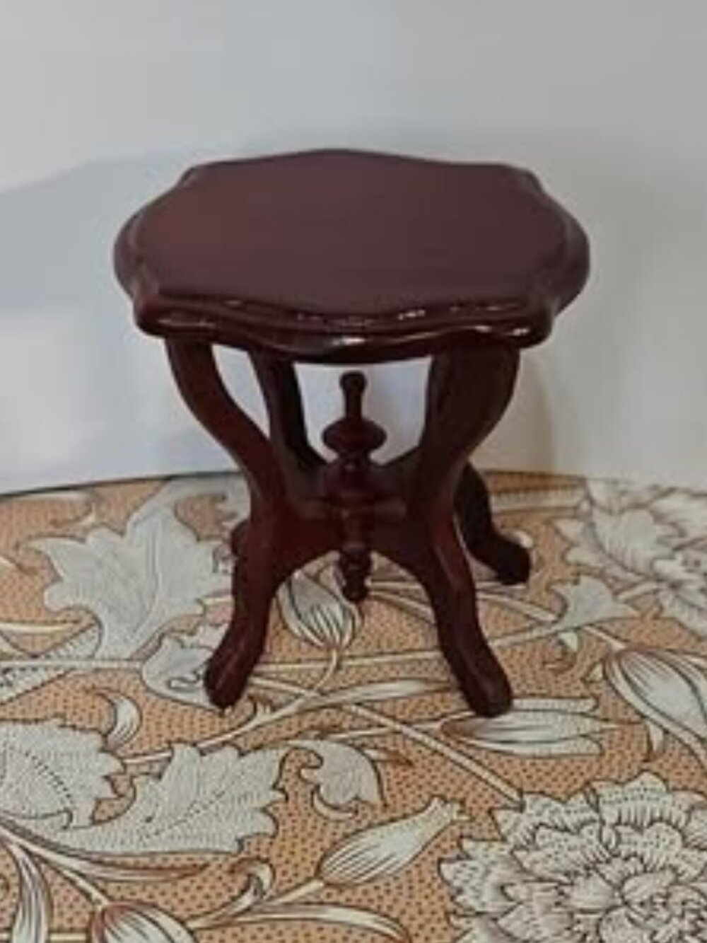 Bespaq Fantastic Merchandise Dollhouse Table 1:12 Scale